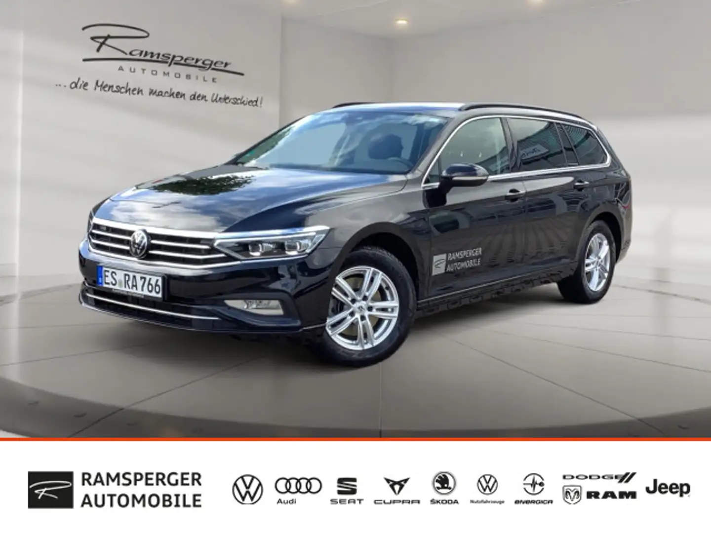 Volkswagen Passat Variant 2.0 TDI DSG Business ACC Matrix Schwarz - 1