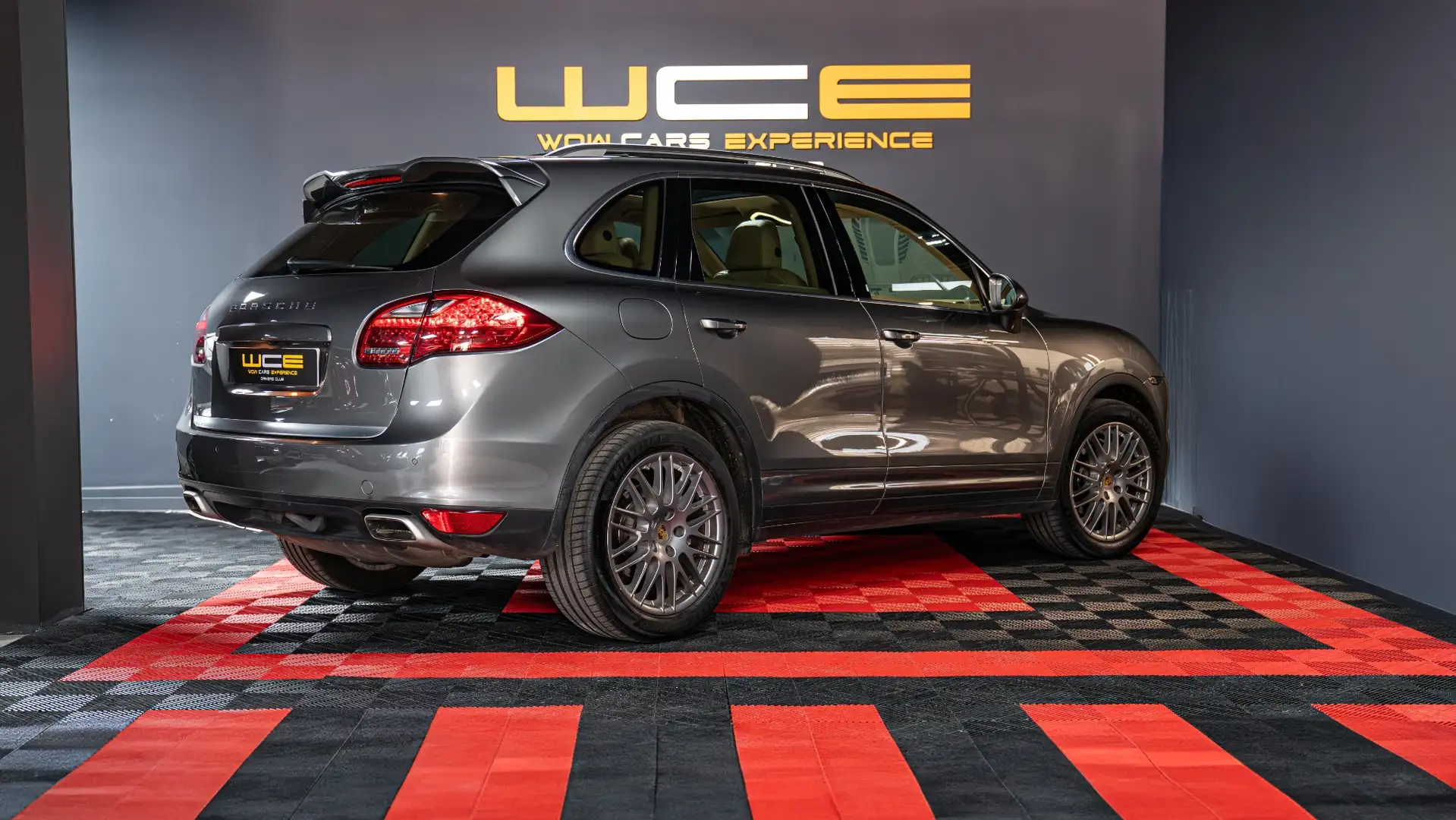 Porsche Cayenne 3.0 TD Tiptronic Коричневий - 2