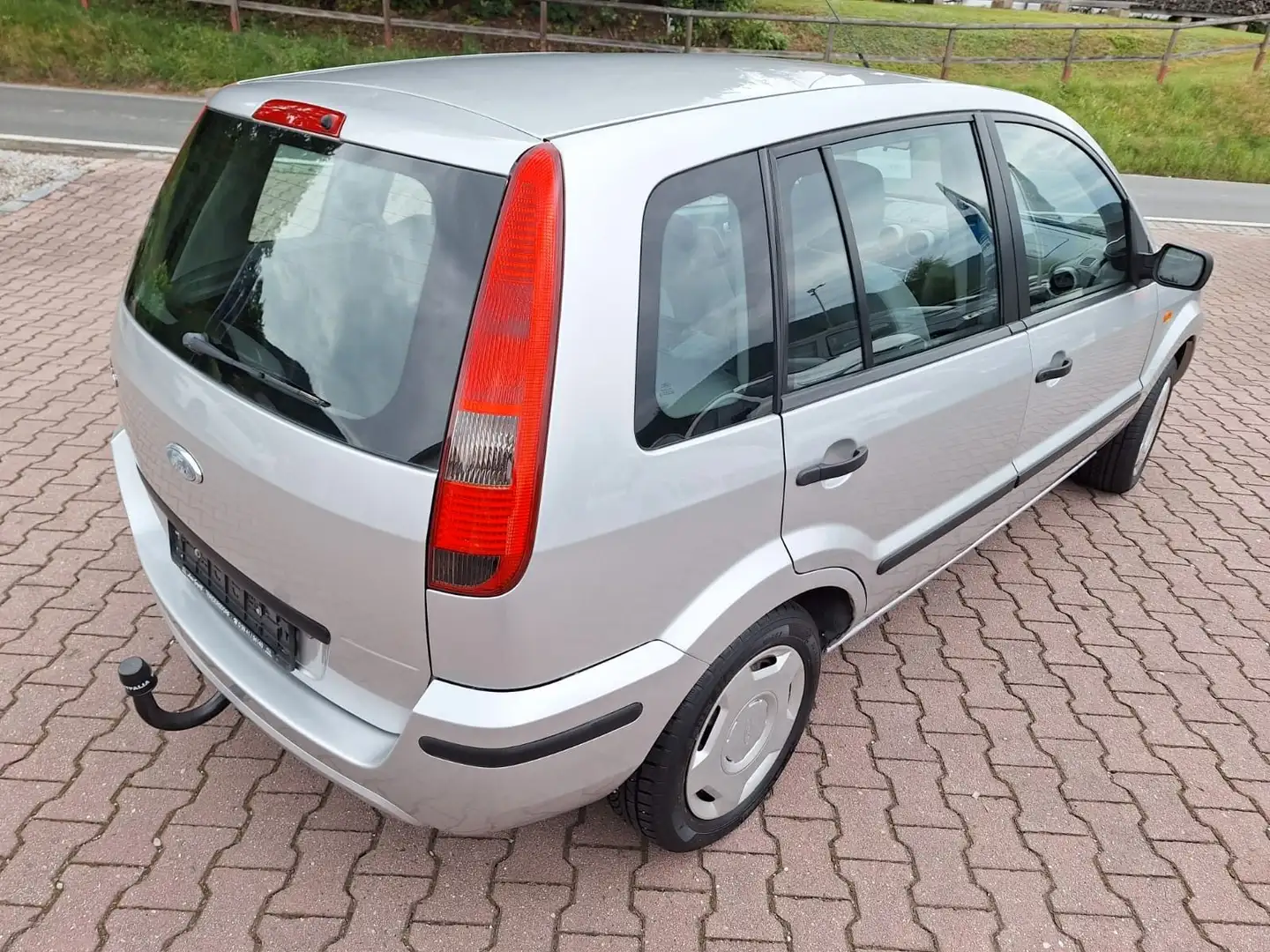 Ford Fusion 1.4 16V Elegance, AHK Argintiu - 2