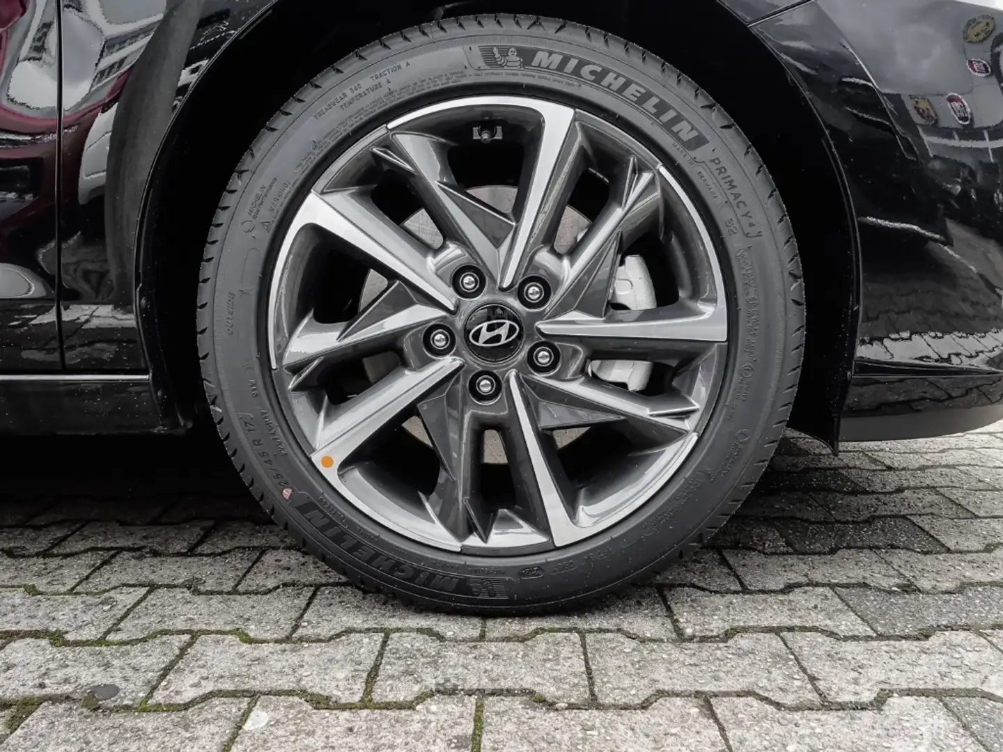 Hyundai i30 Advantage MY25 DCT Plus Paket Navi LED Schwarz - 2