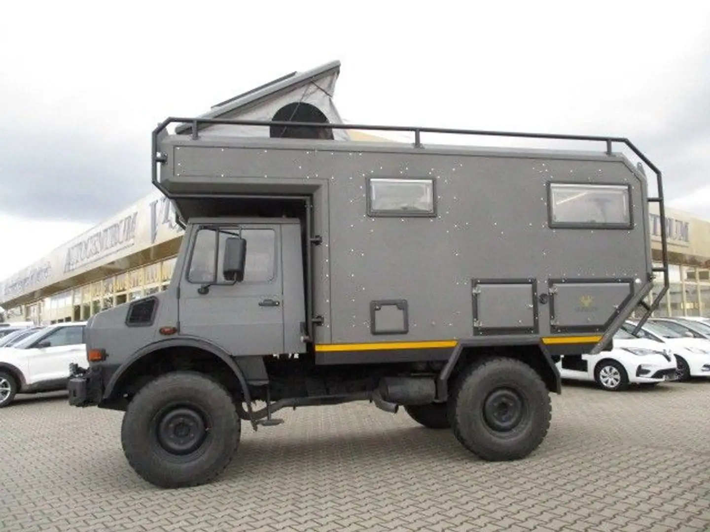 Mercedes-Benz Unimog U4000 Expedition Wohnkabine Standheizung Grau - 2