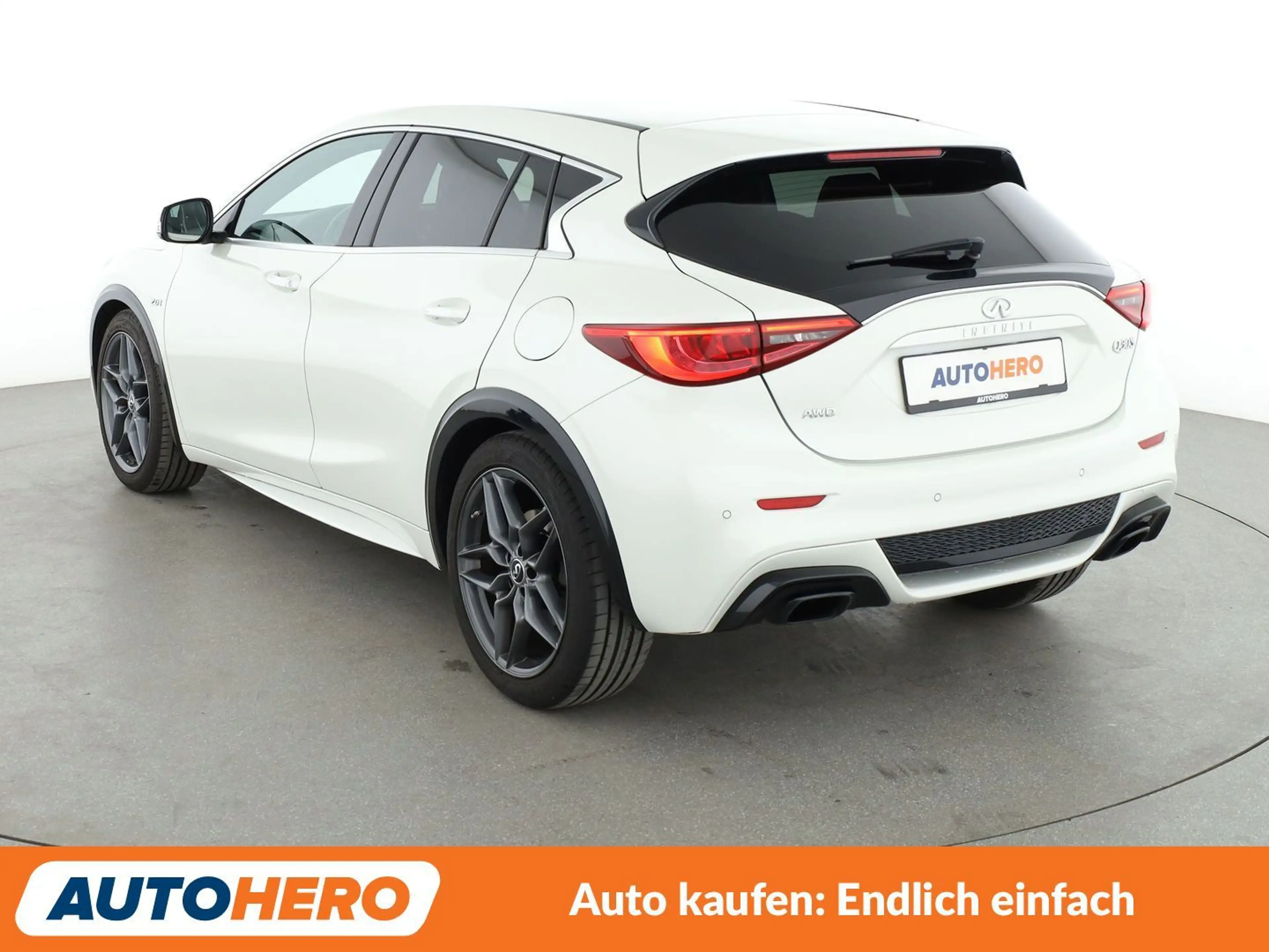 Infiniti Q30 2.0 Turbo Sport AWD Aut.*NAVI*PDC*SHZ*ALU* — photo 4