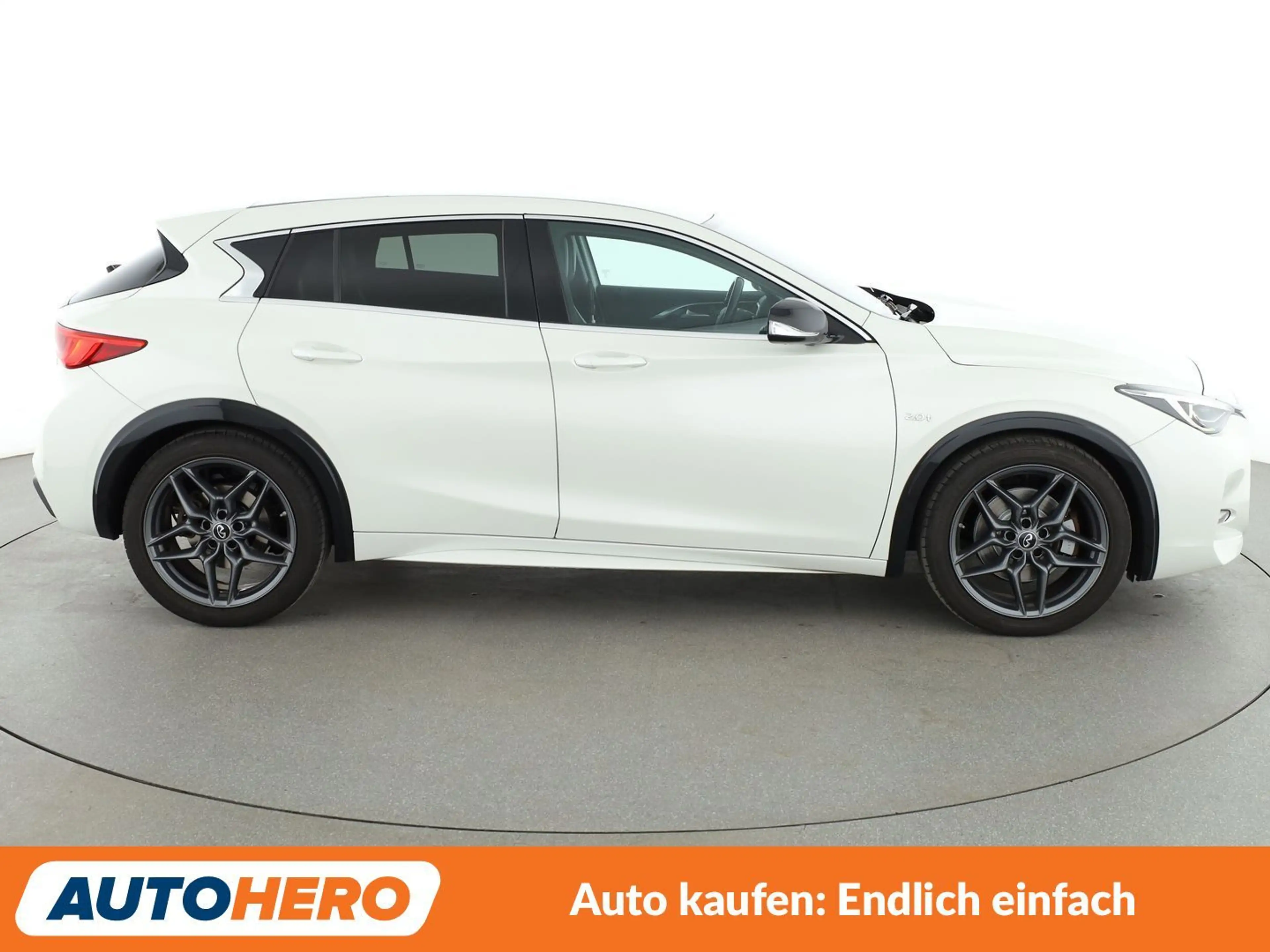 Infiniti Q30 2.0 Turbo Sport AWD Aut.*NAVI*PDC*SHZ*ALU* — photo 7