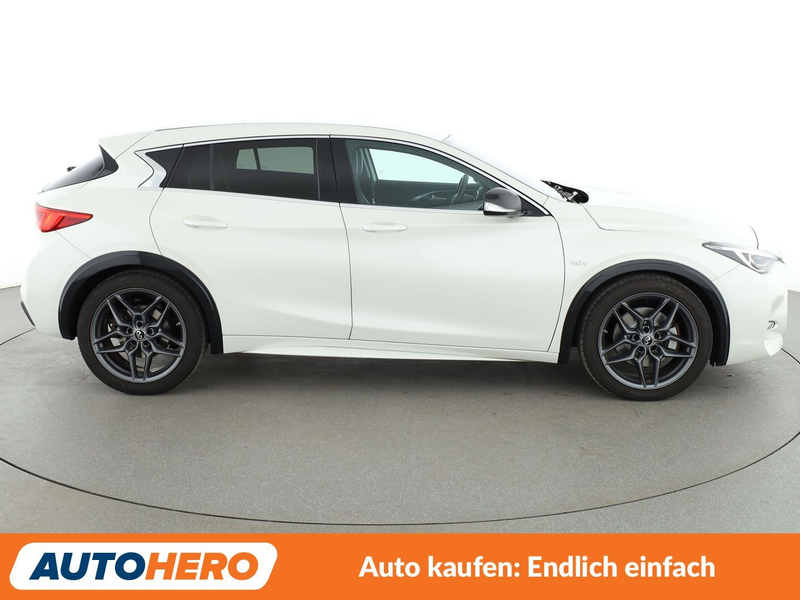 Infiniti Q30 2.0 Turbo Sport AWD Aut.*NAVI*PDC*SHZ*ALU* — photo 7