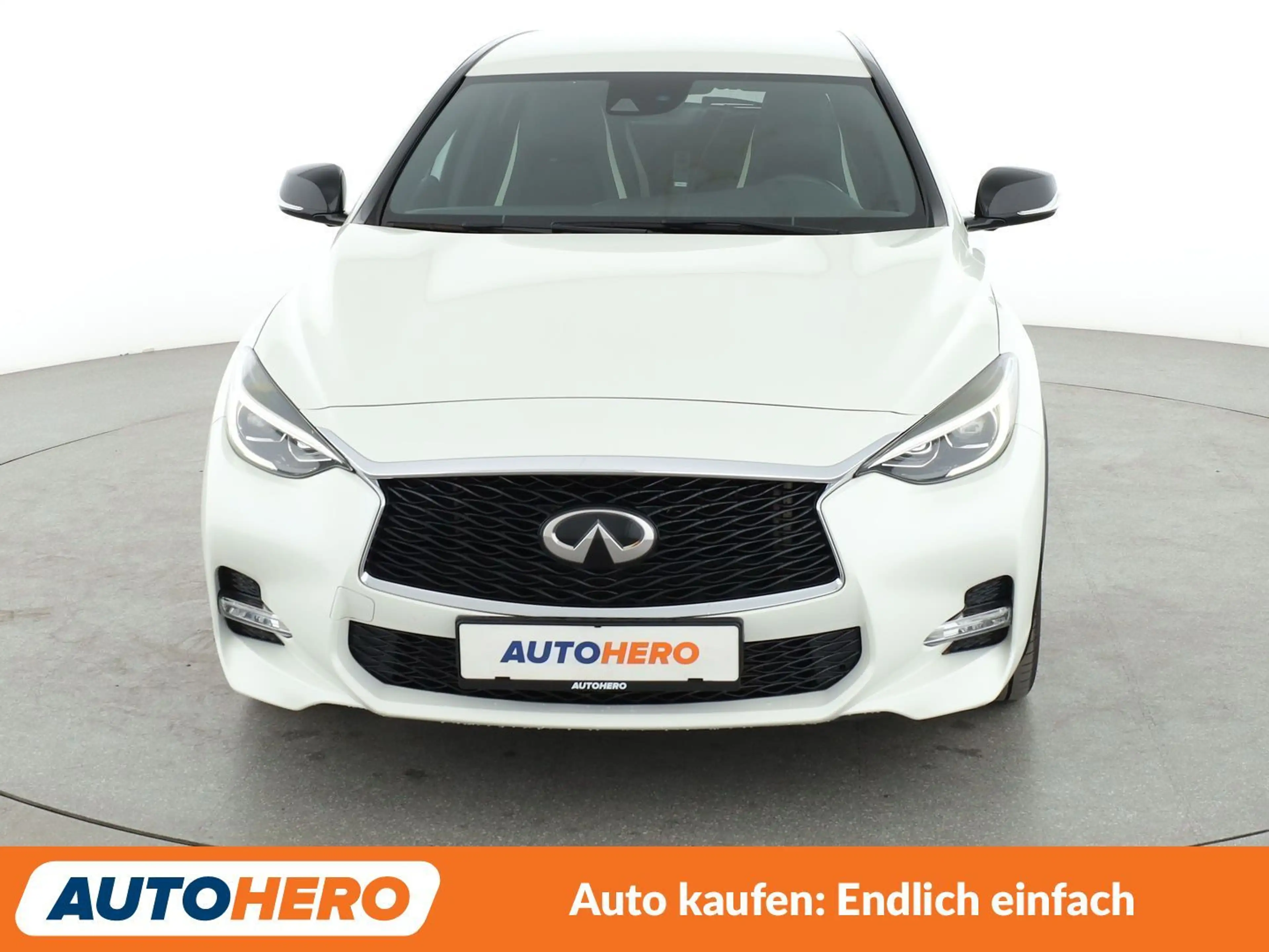 Infiniti Q30 2.0 Turbo Sport AWD Aut.*NAVI*PDC*SHZ*ALU* — photo 9