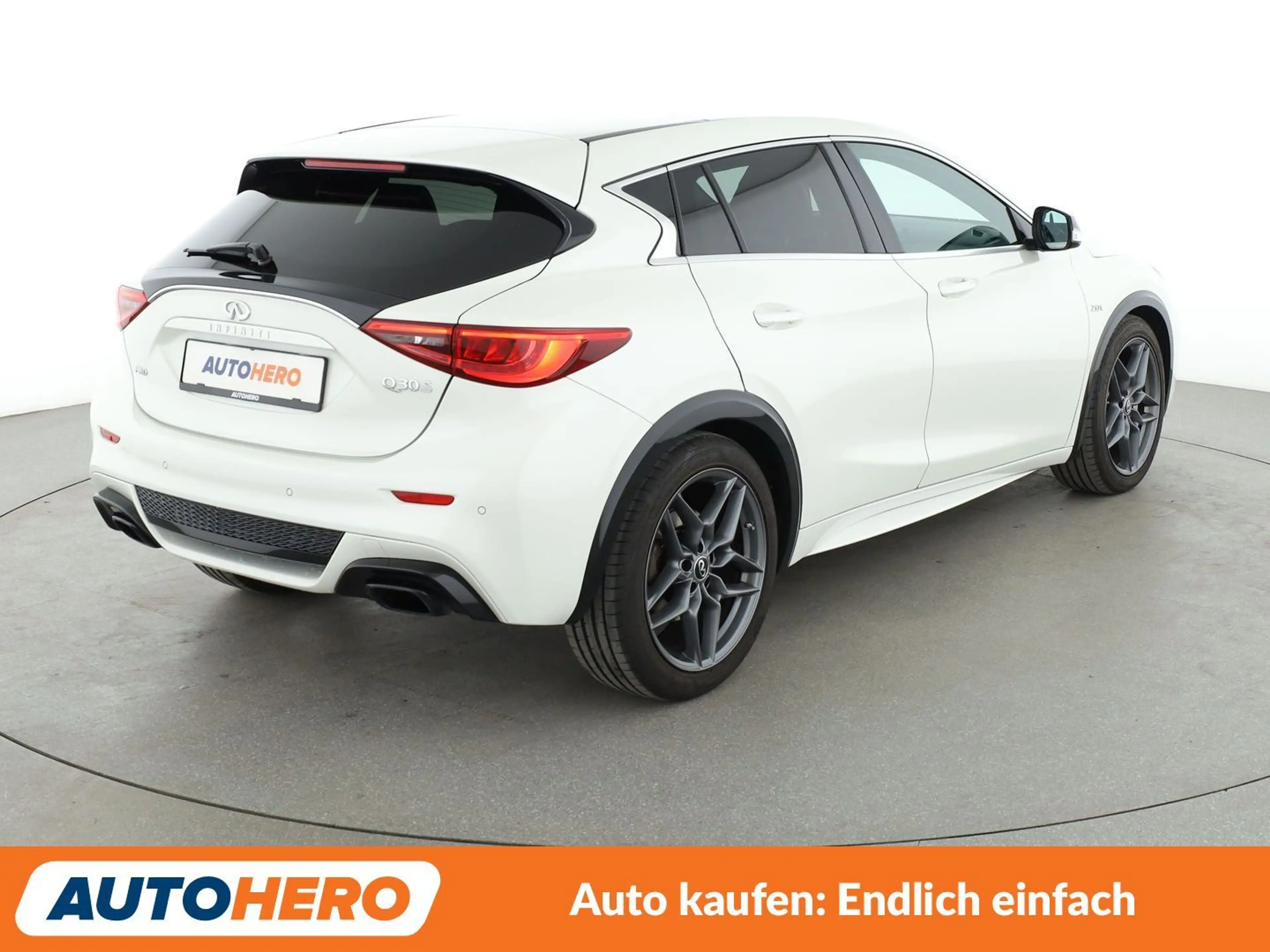 Infiniti Q30 2.0 Turbo Sport AWD Aut.*NAVI*PDC*SHZ*ALU* — photo 6