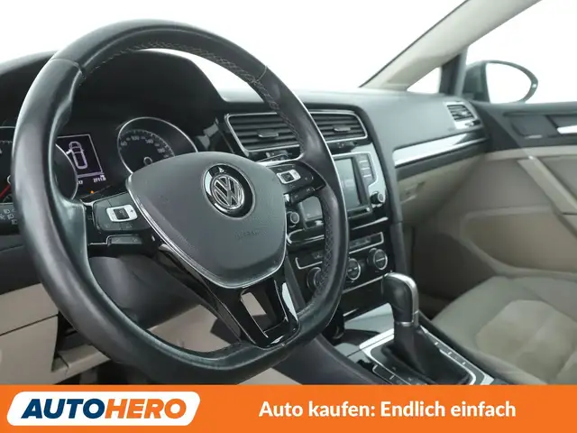 Volkswagen Golf view 11
