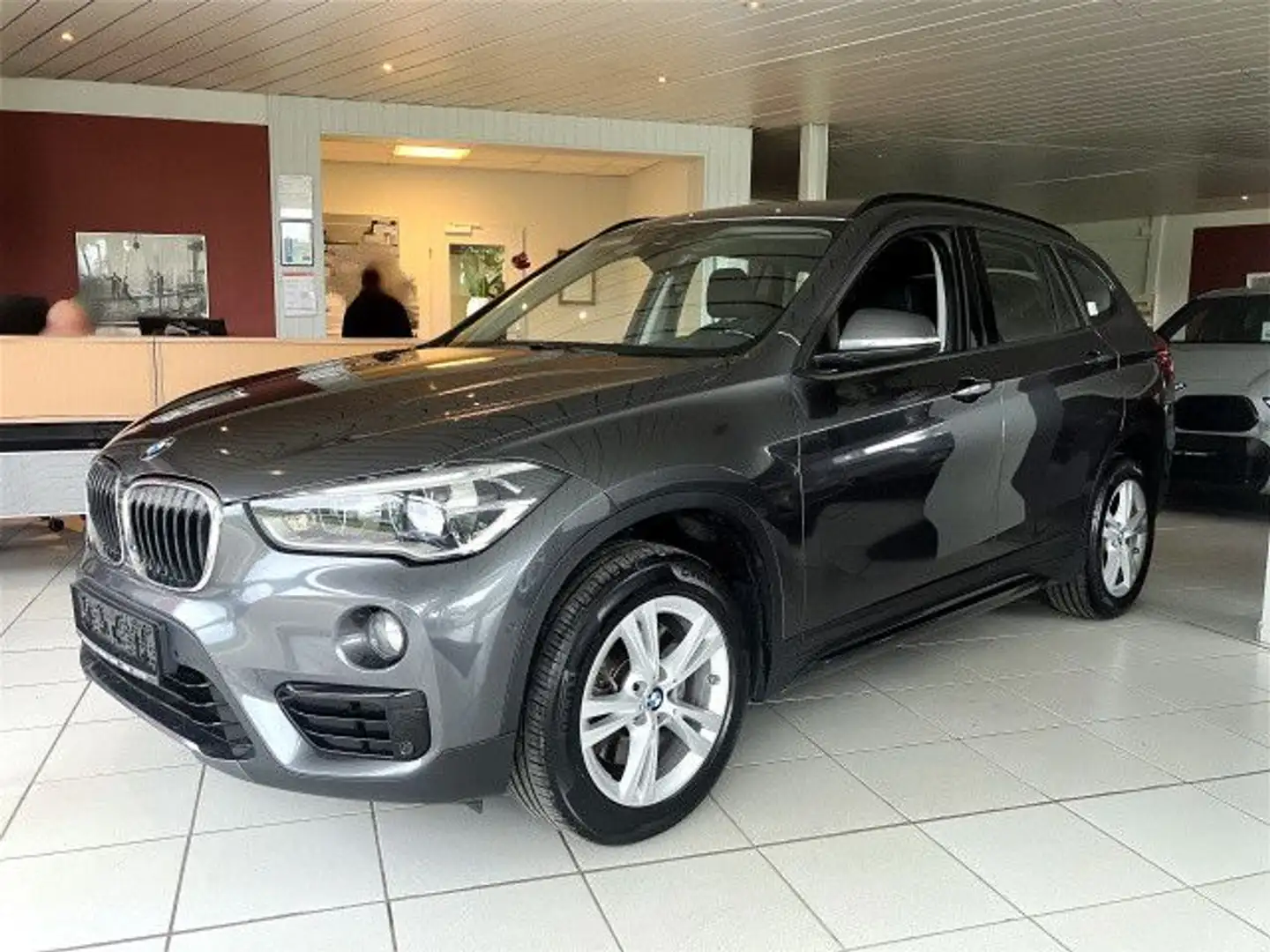 BMW X1 2.0xd SportLine/HuD/Wireless/LED/AHK/Parkasst Grau - 1