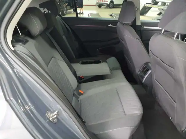 Volkswagen Golf view 13