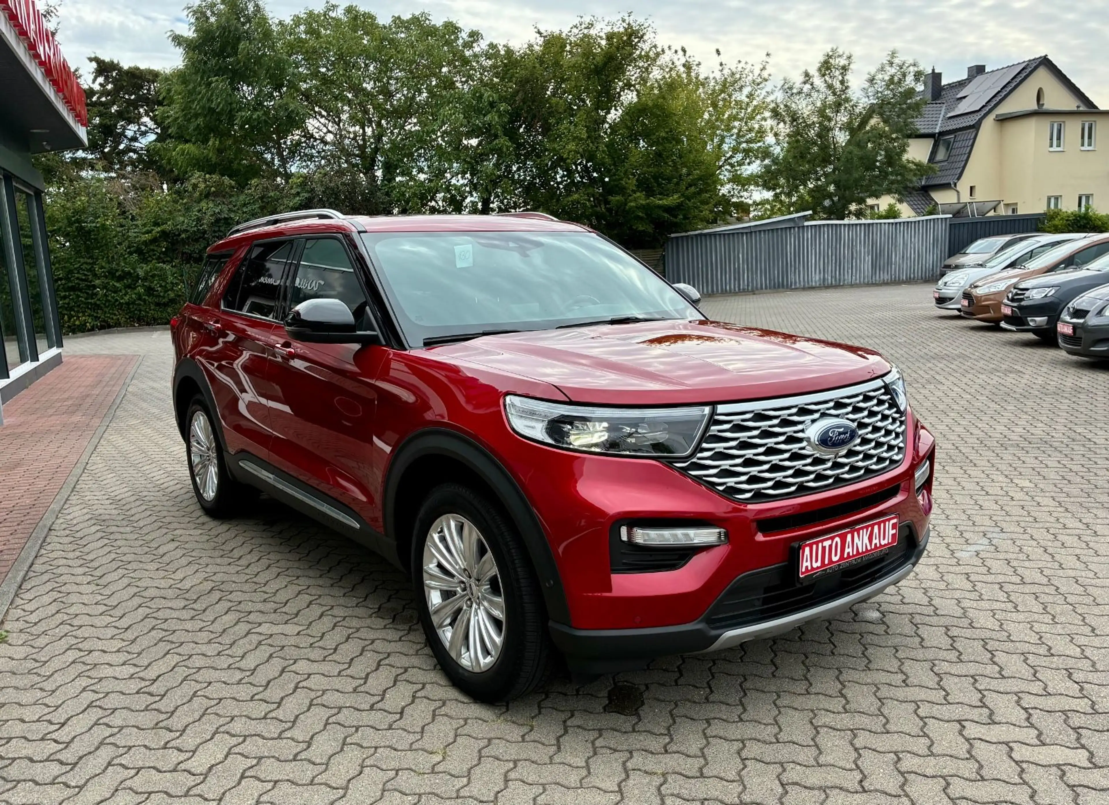 Ford Explorer Platinum Plug-in-Hybrid 4x4 LED Leder — photo 4