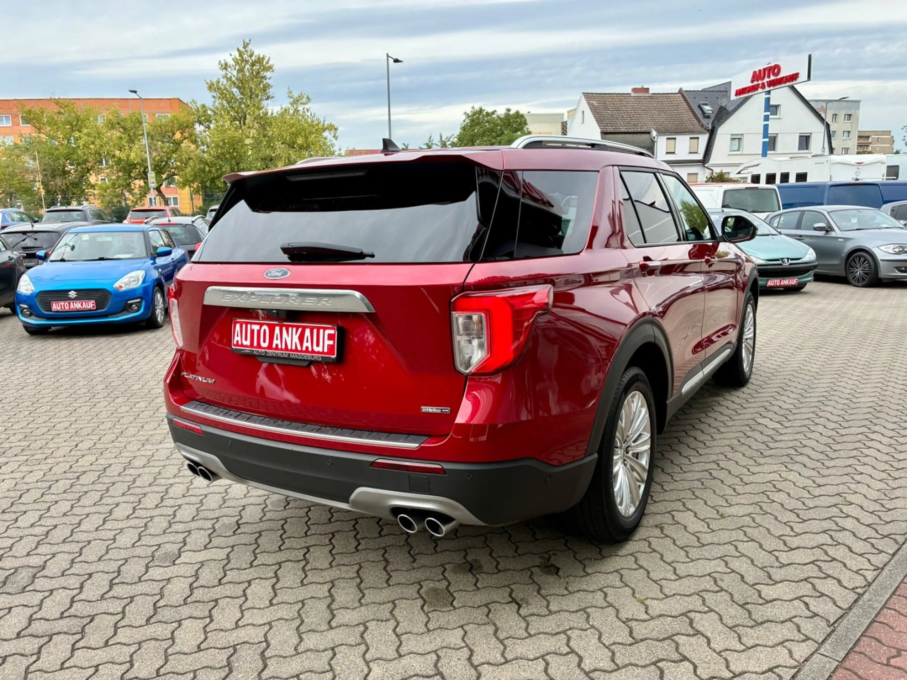 Ford Explorer Platinum Plug-in-Hybrid 4x4 LED Leder — photo 6