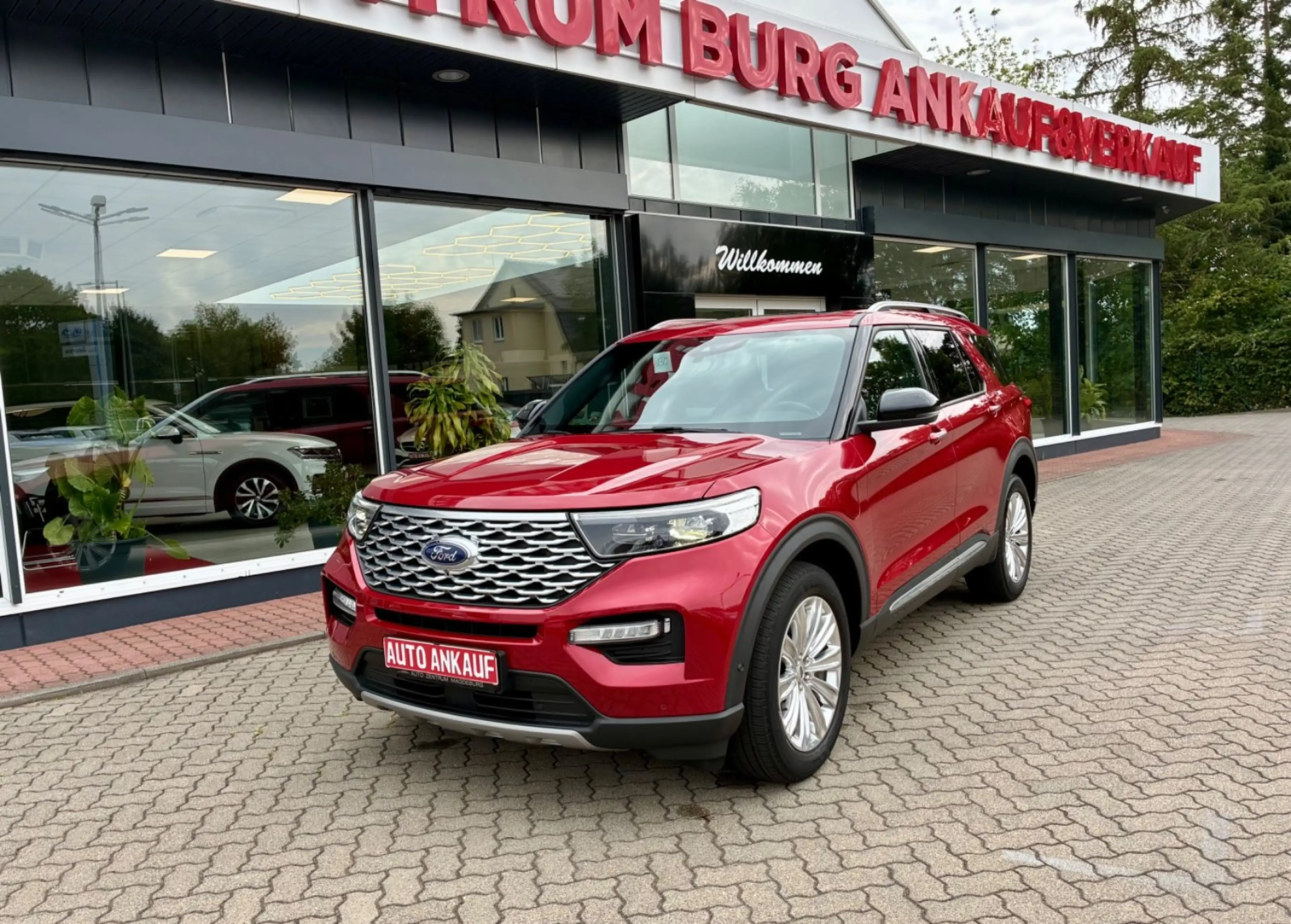 Ford Explorer Platinum Plug-in-Hybrid 4x4 LED Leder — photo 2