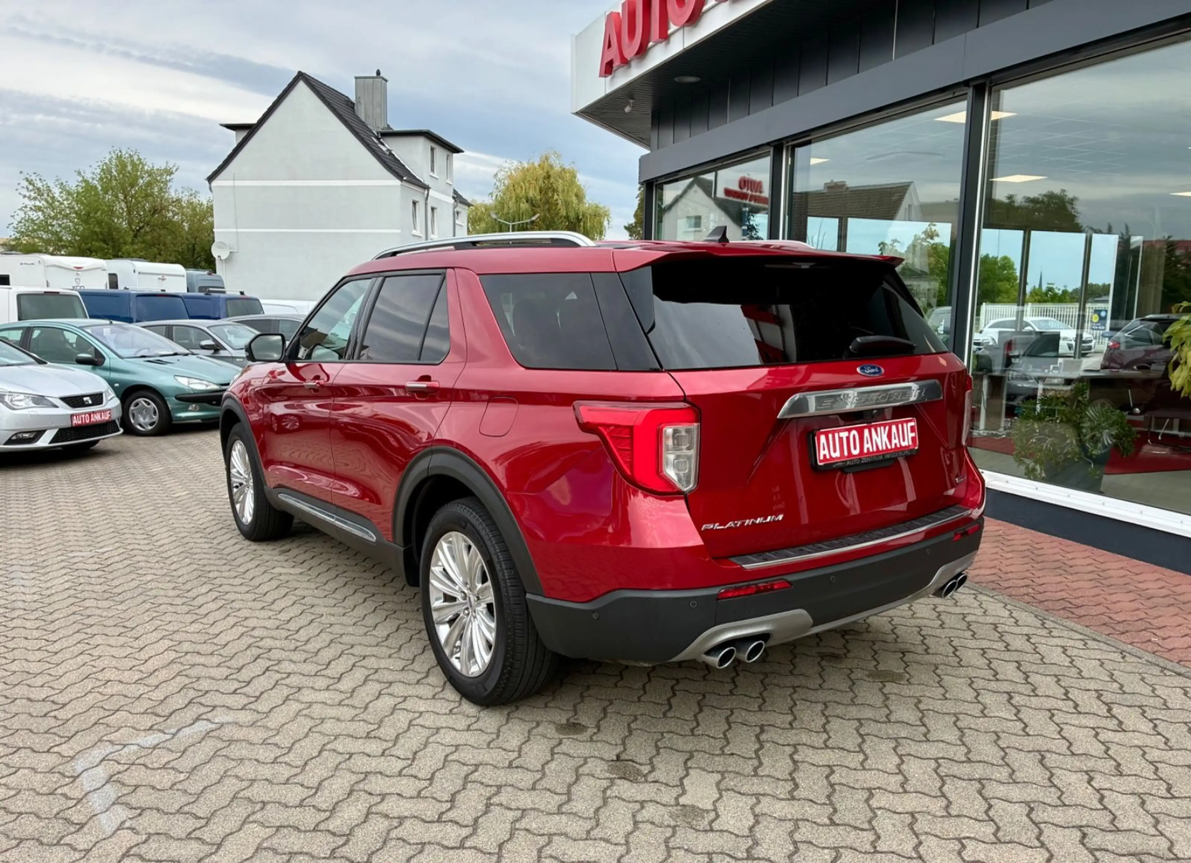 Ford Explorer Platinum Plug-in-Hybrid 4x4 LED Leder — photo 8