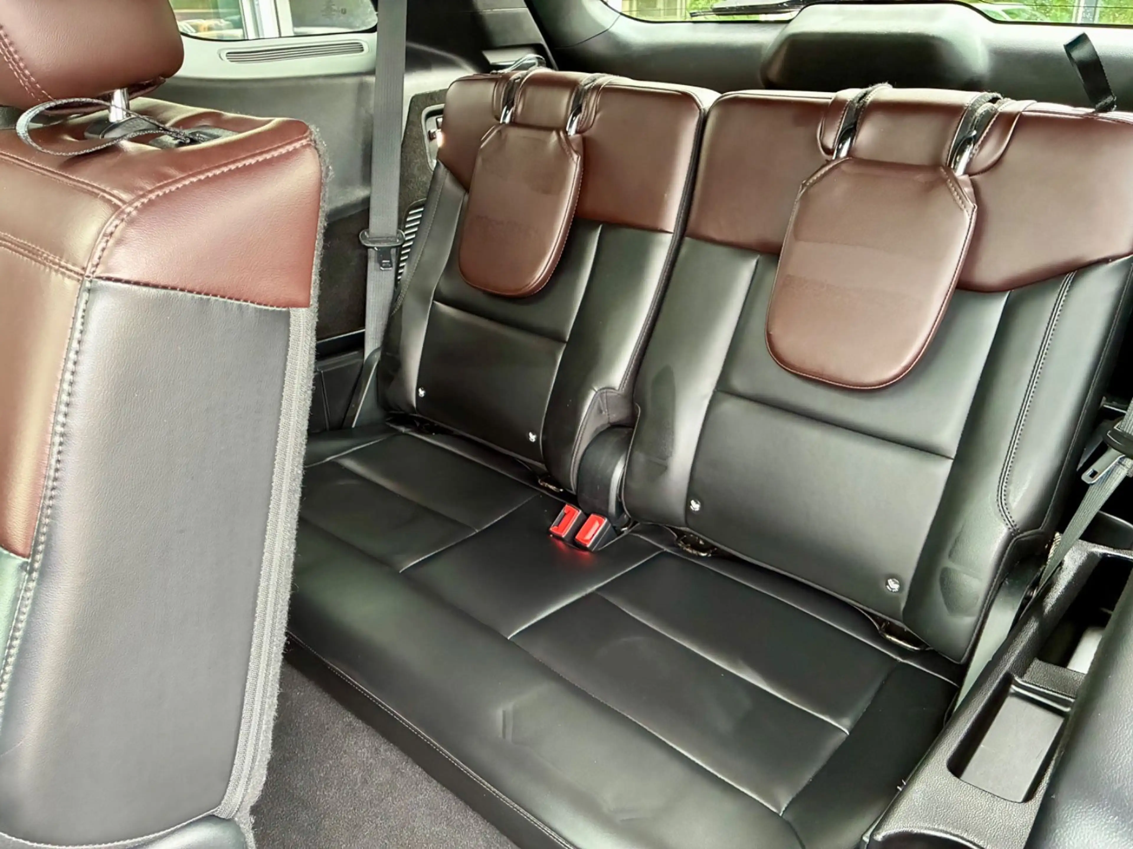 Ford Explorer Platinum Plug-in-Hybrid 4x4 LED Leder — photo 12