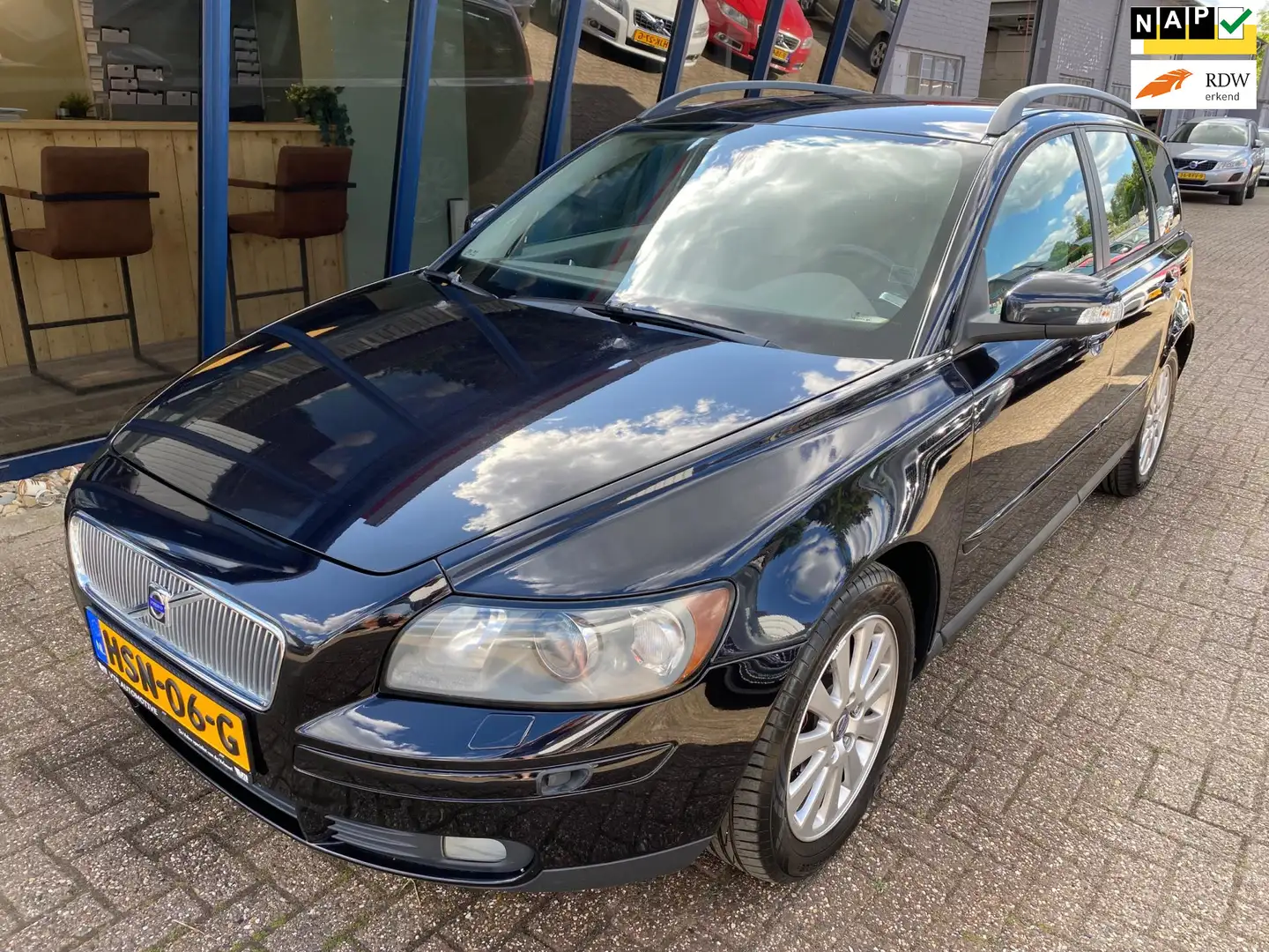 Volvo V50 2.4 Edition I Automaat Youngtimer 58.000KM!!! Zwart - 1