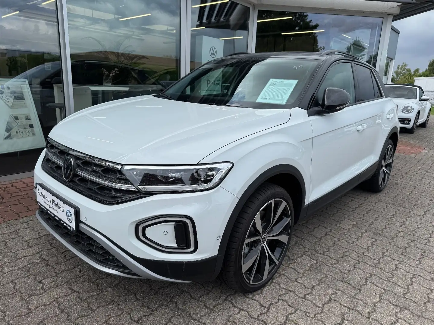 Volkswagen T-Roc 2.0 TDI DSG 4Motion PANO Matrix UPE 52.500 Weiß - 1