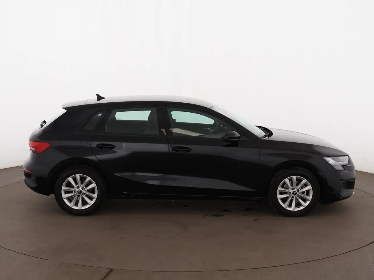 Audi A3 SB 30 TDI Aut LED RADAR NAVI SITZHZG R-CAM PDC, миниатюра 9