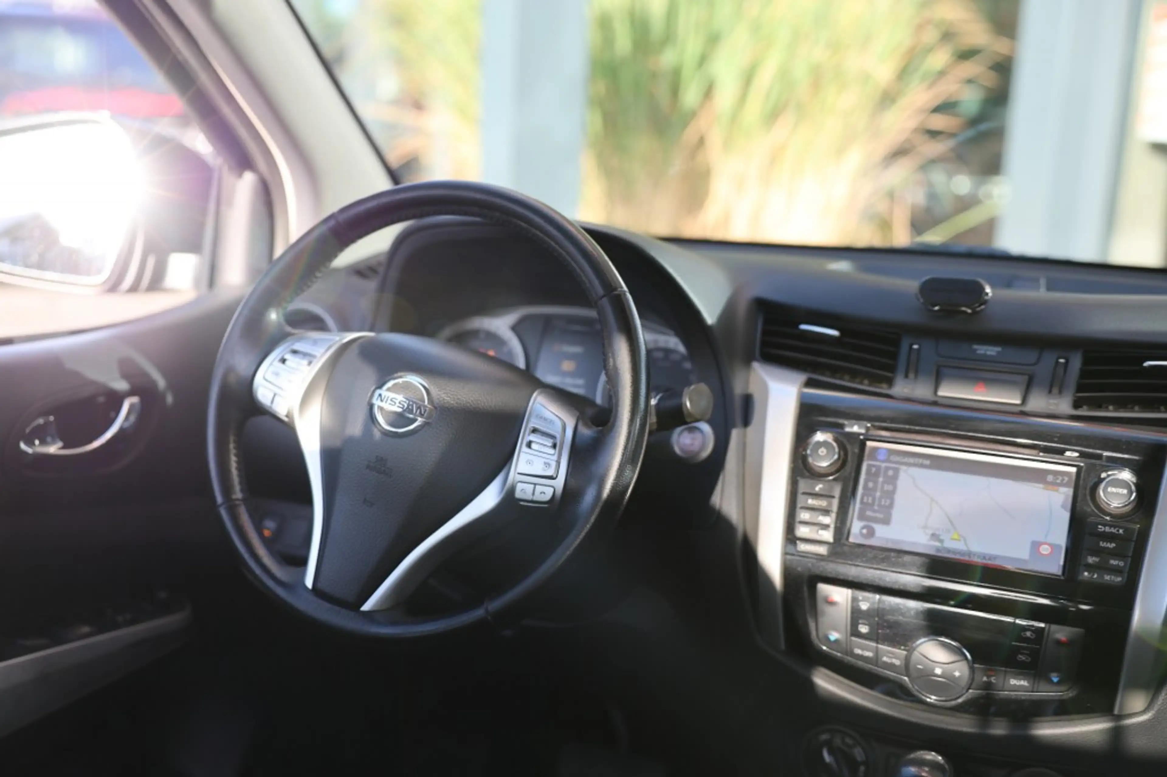 Nissan Navara 2.3 DCI DUBBEL CABINE A/T 4WD 5 ZITS VAN — photo 9