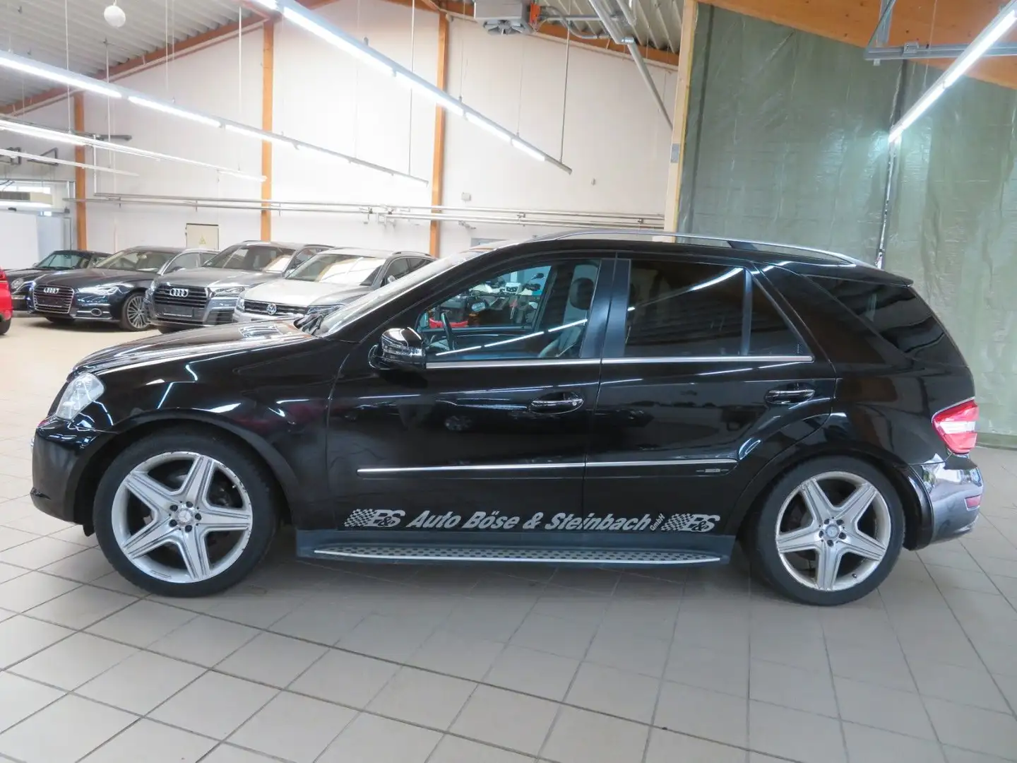 Mercedes-Benz ML 300 CDI BE 4-Matic*Edition10*Nr6v100*AMG*H&K Zwart - 2