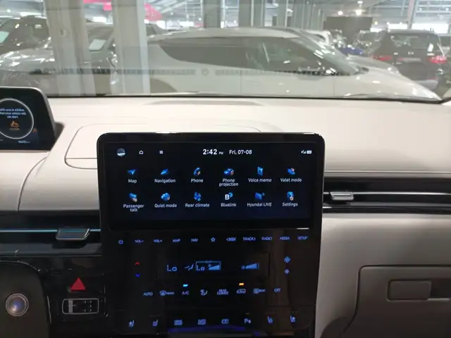 Hyundai Staria view 12