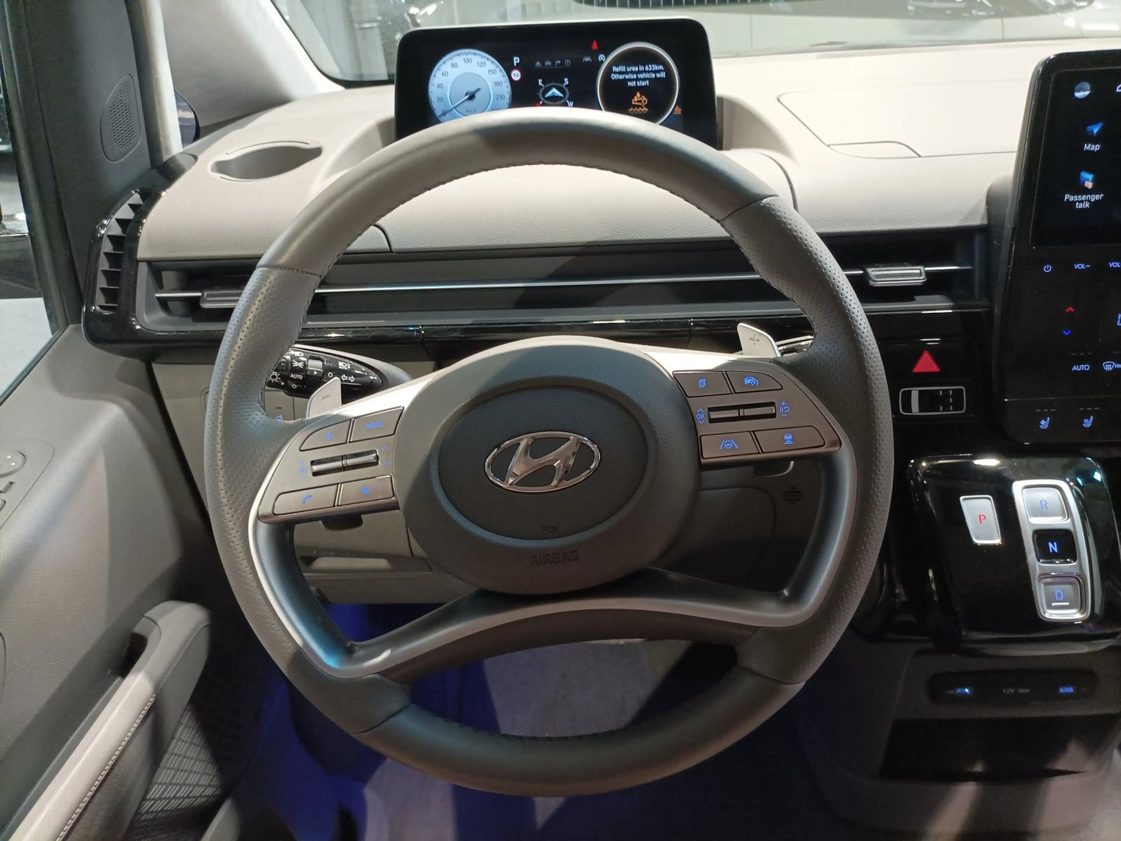 Hyundai STARIA 2.2 CRDi Signature LED|Nav|Pano|360|7-S — photo 8