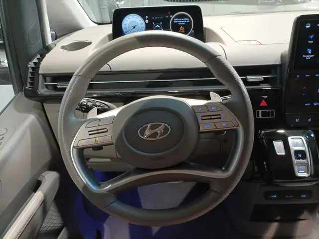 Hyundai Staria view 10