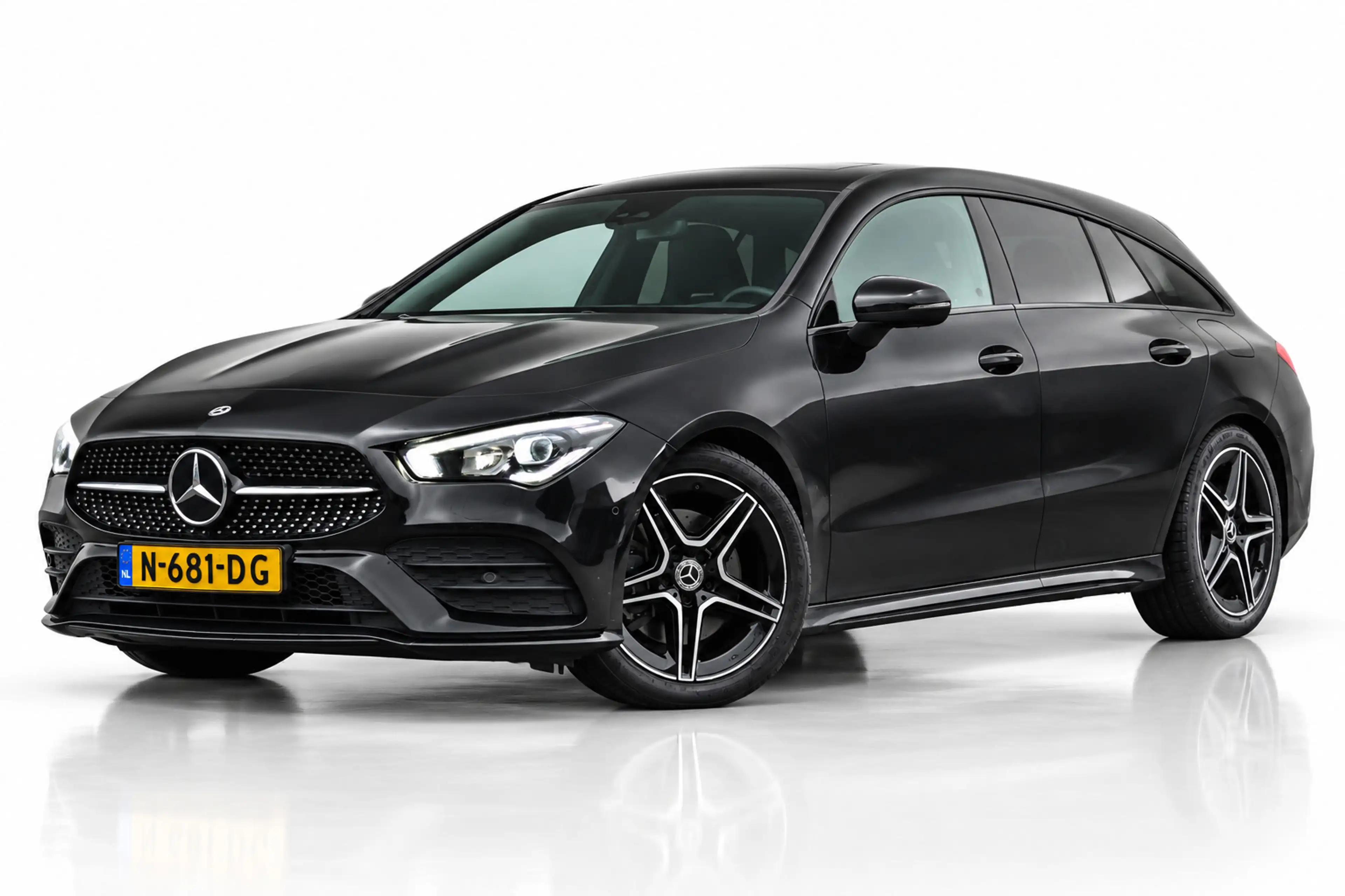 Mercedes-Benz CLA 200 Shooting Brake AMG NIGHT | TREKHAAK | SFEERVERLICH