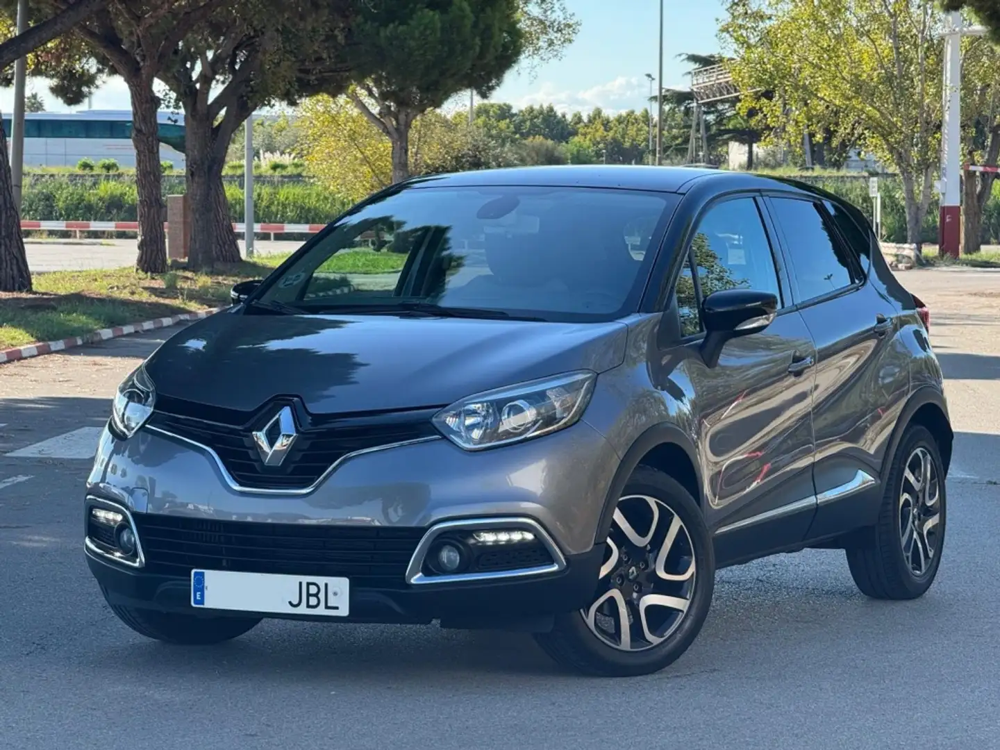Renault Captur 1.5dCi Zen eco2 EDC 90 Grijs - 1