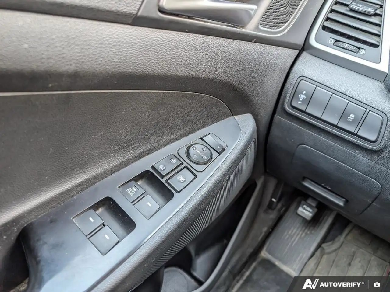 Hyundai TUCSON снимка Hyundai TUCSON