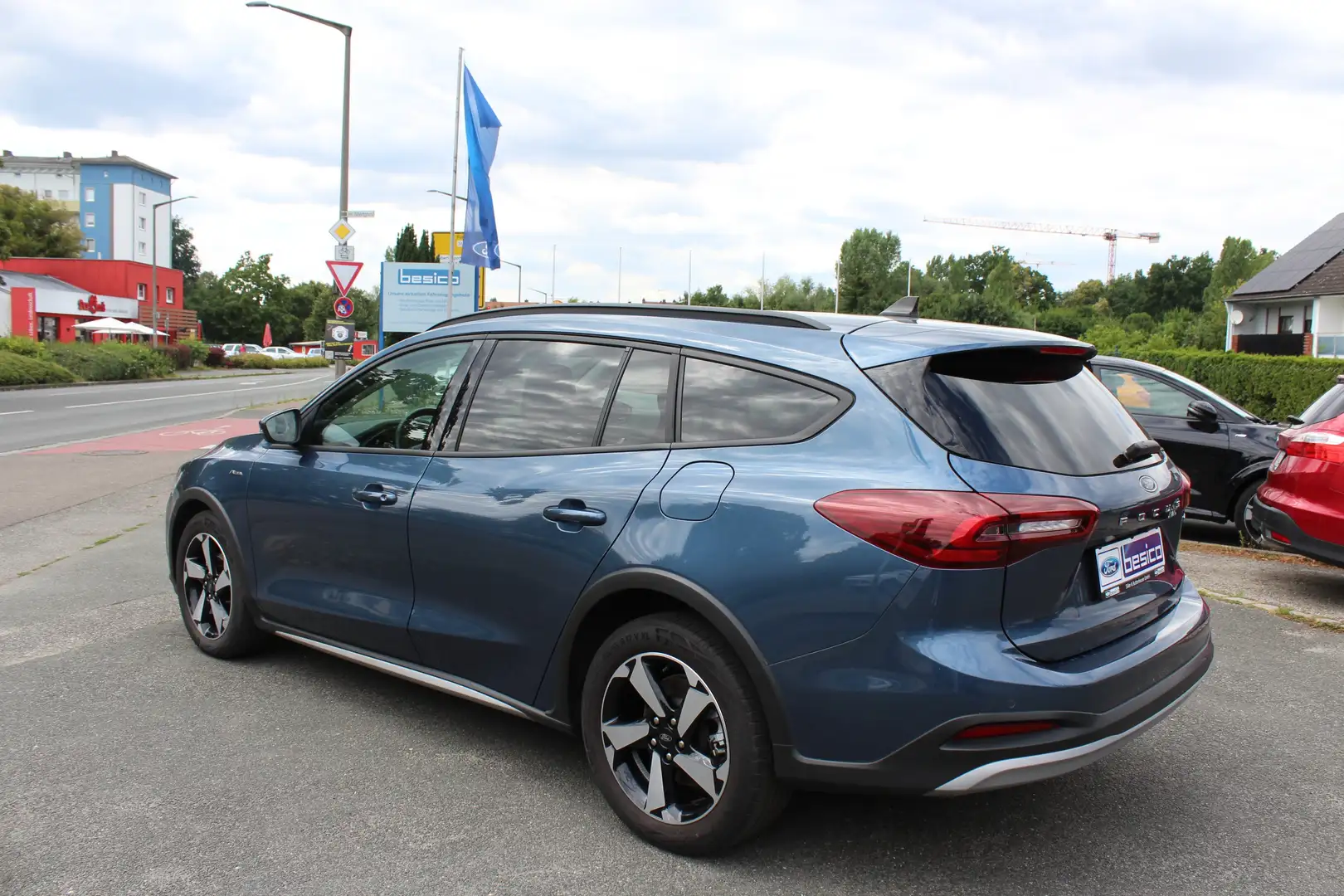 Ford Focus Active Design 1.0 EcoBoost Mild-Hybrid Bleu - 2