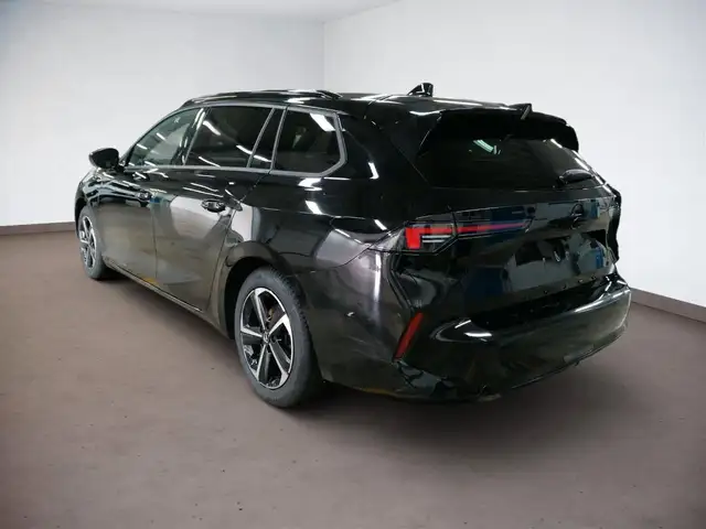Opel Astra view 6