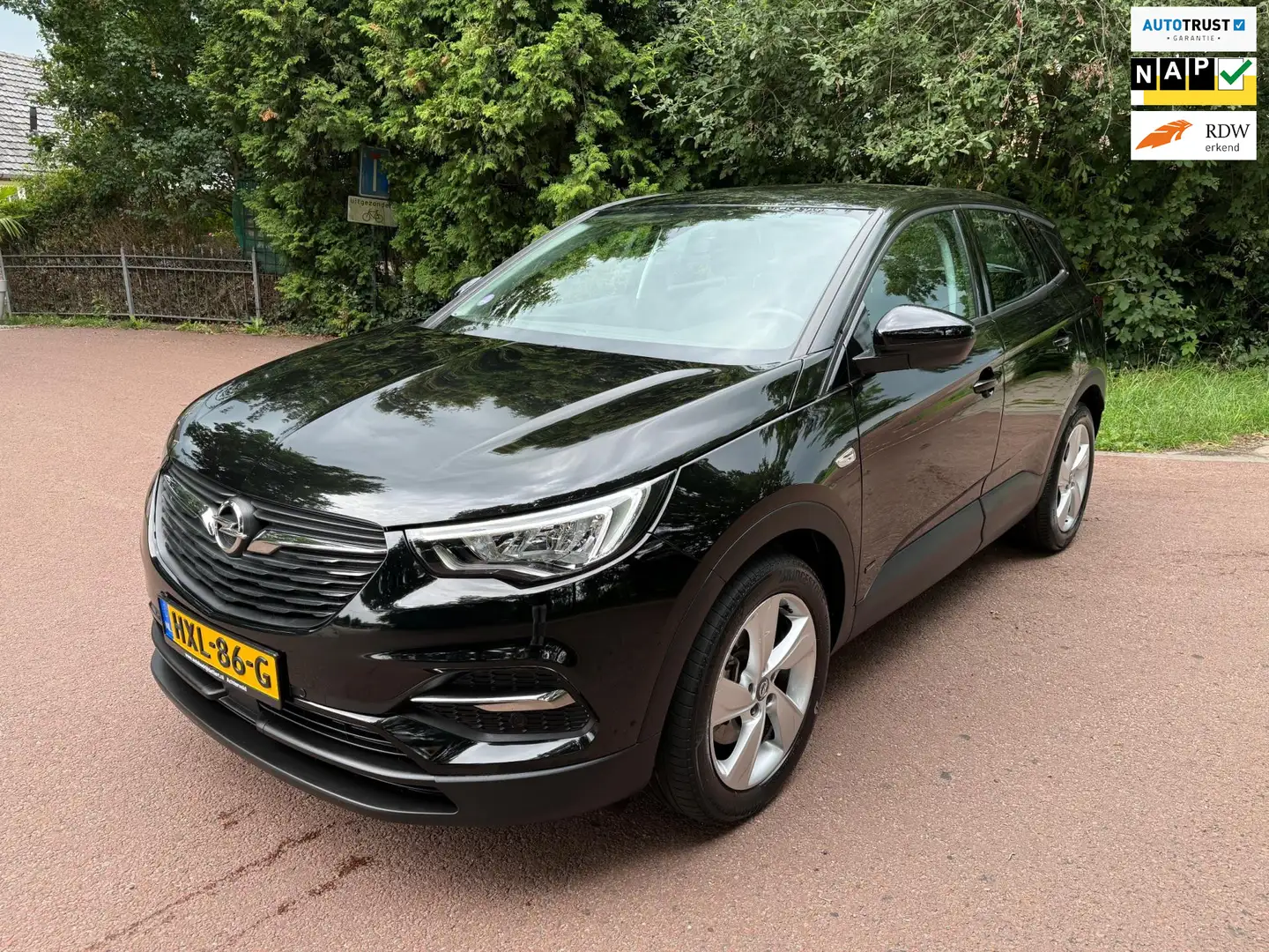 Opel Grandland X 1.6 Turbo Hybrid Ultimate / Navi / Camera / xenon Zwart - 1