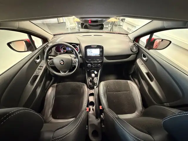 Renault Clio view 8