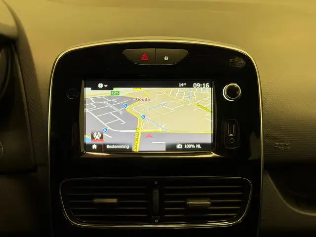Renault Clio view 9