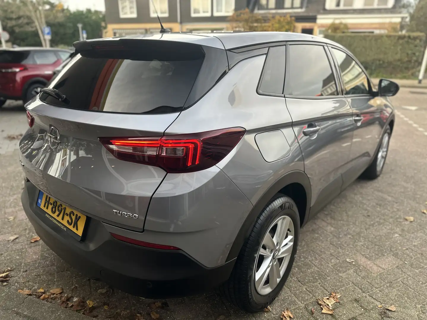 Opel Grandland X 1.2 Turbo Online Edition AGR Stoelen Apple Carplay Gris - 2