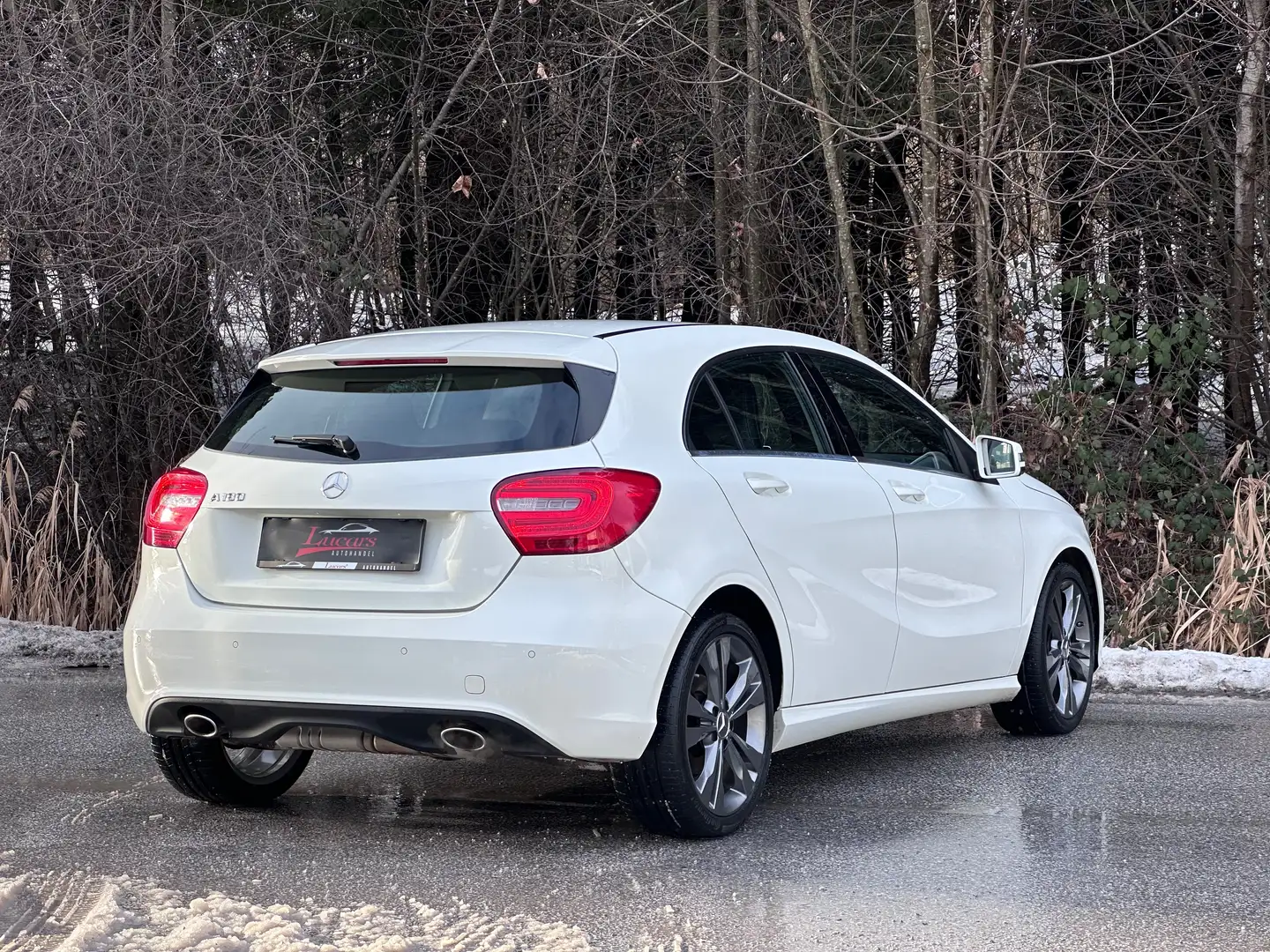 Mercedes-Benz A 180 NAVI*BI-XENON*LEDER*PARKASSIST*SPORTSITZ* Weiß - 2