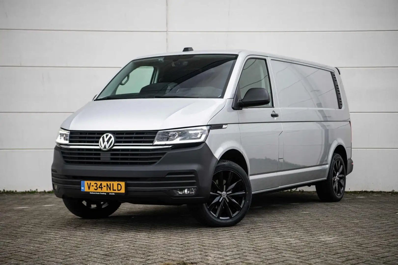 Volkswagen Transporter 2.0 TDI 150pk DSG L2H1 |ACC|LED|Carplay| Gris - 1
