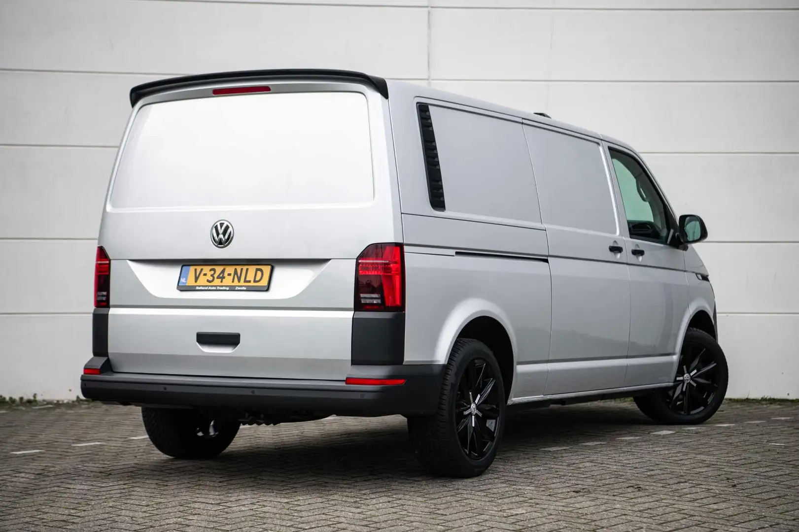 Volkswagen Transporter 2.0 TDI 150pk DSG L2H1 |ACC|LED|Carplay| Gris - 2