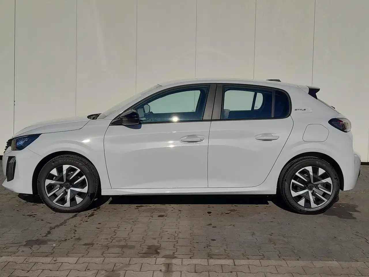 Peugeot 208 1.2 Style NAVI/APP~SHZ~LED~PDC~DAB~GRA~MFL 9