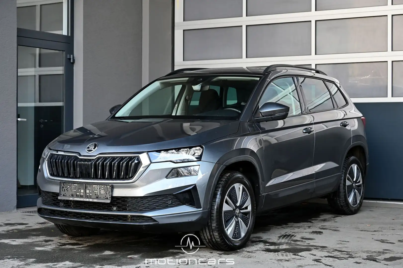 Skoda Karoq 1.5 TSI ACT Ambition Pickerl NEU Grau - 1