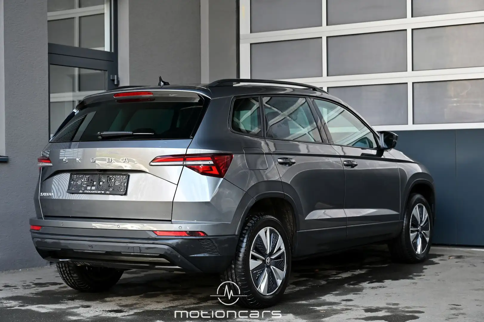Skoda Karoq 1.5 TSI ACT Ambition Pickerl NEU Grau - 2