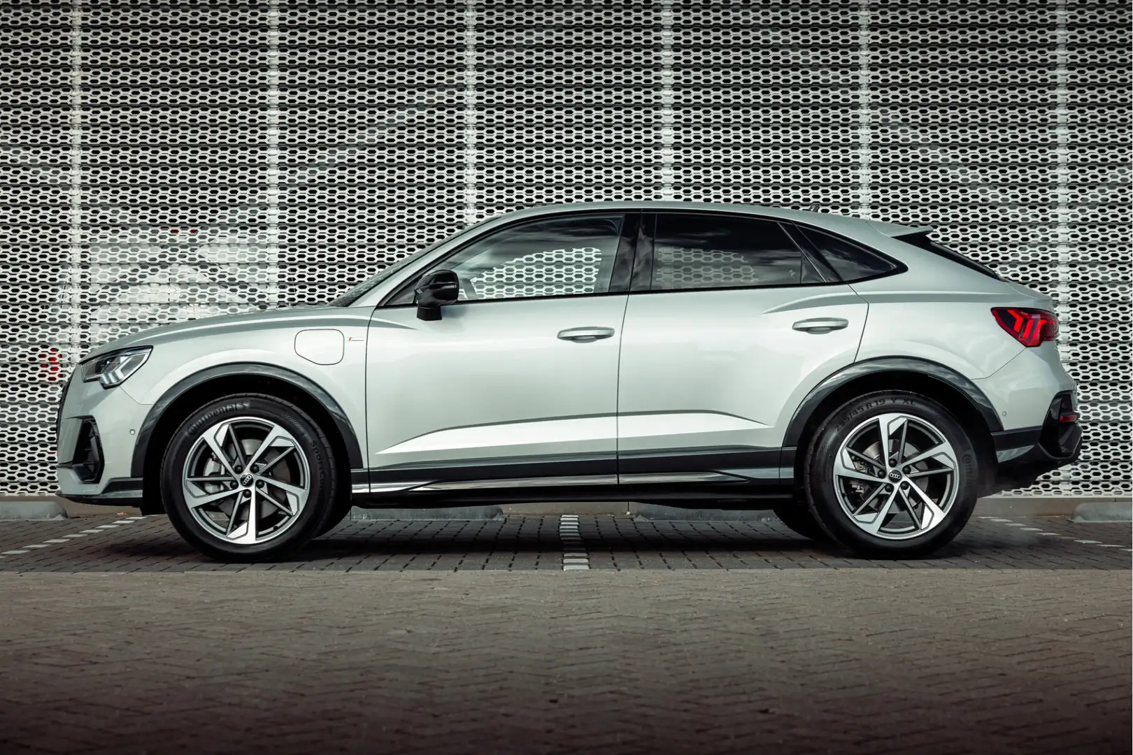 Audi Q3 Sportback 45 TFSI e 245pk s-tronic Advanced | Trek Argent - 2