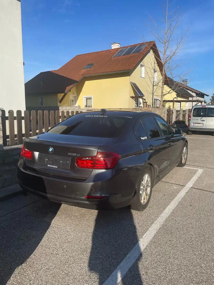 BMW 318 318d Grau - 2