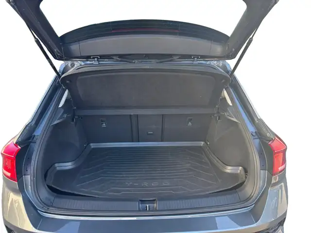 Volkswagen T-Roc view 15