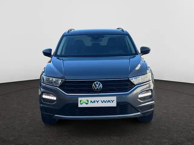 Volkswagen T-Roc view 3