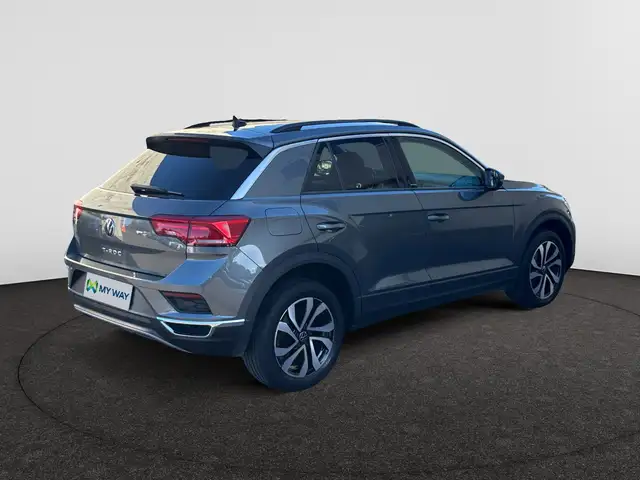 Volkswagen T-Roc view 5