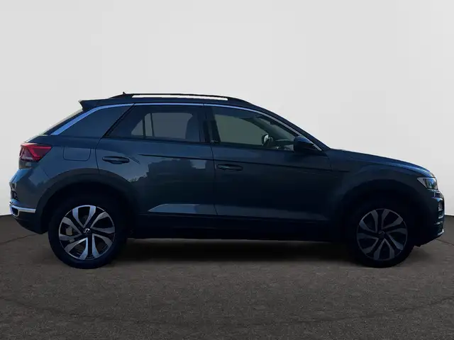 Volkswagen T-Roc view 7