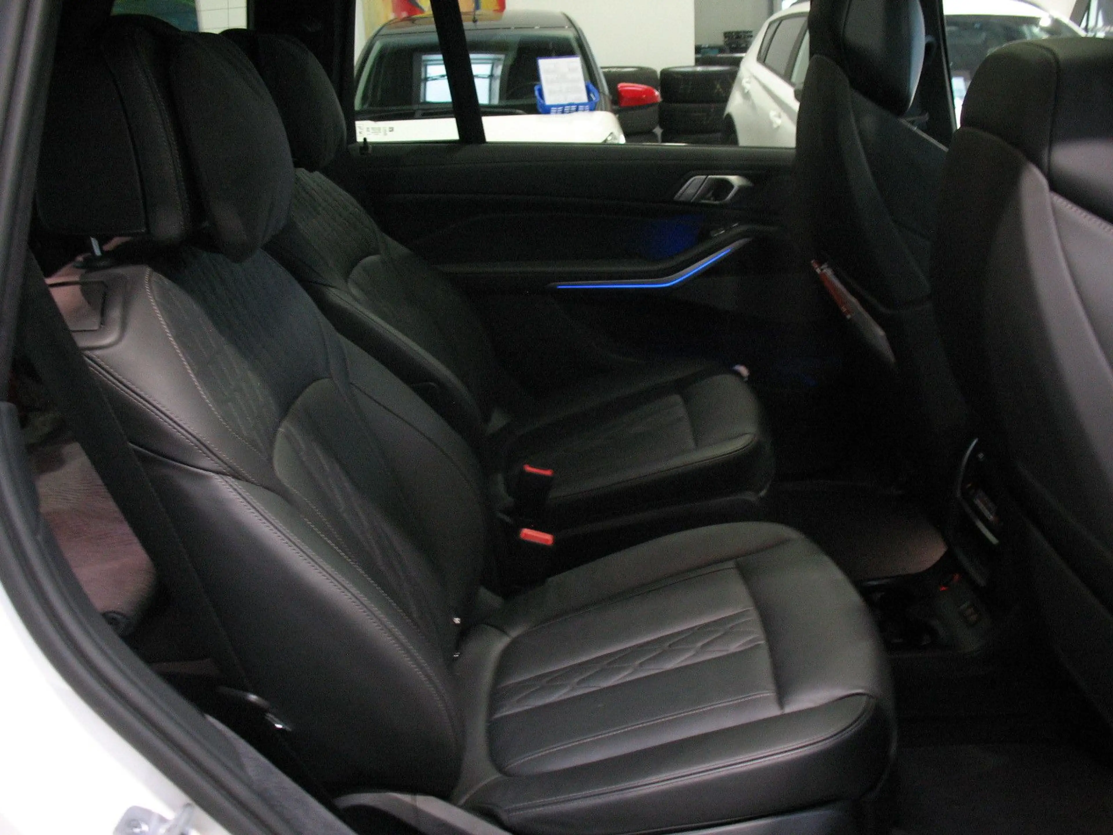 BMW X7 xDrive40d M Sport *LED*LEDER*PANORAMA*AHK* — photo 9