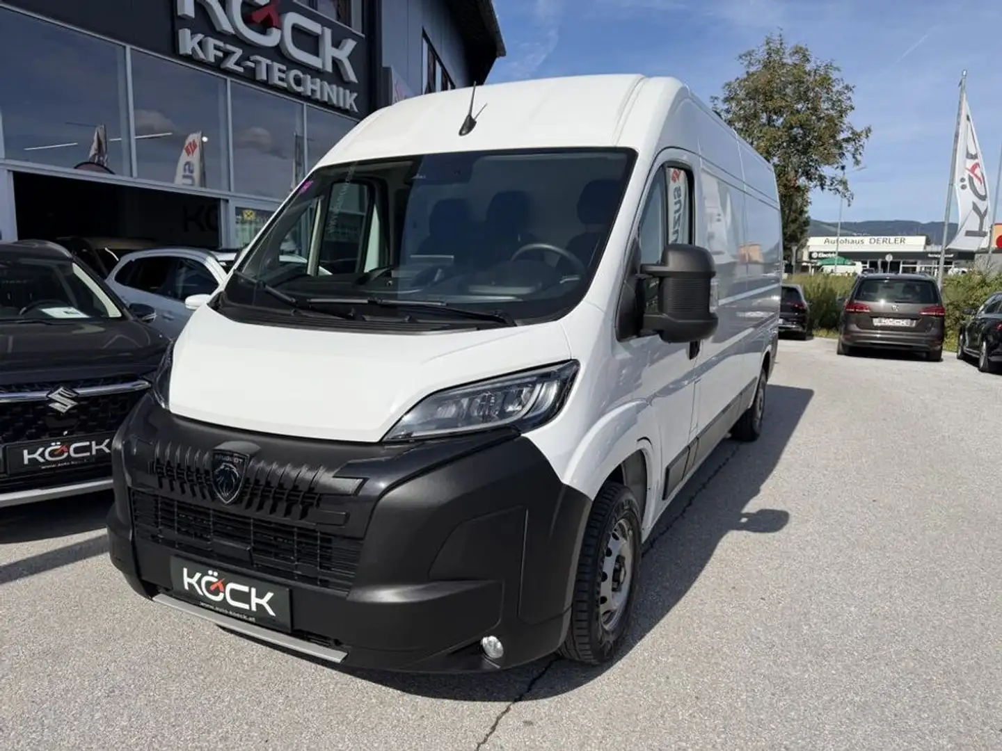 Peugeot Boxer 33 L3H2 BlueHDi 140 Weiß - 2