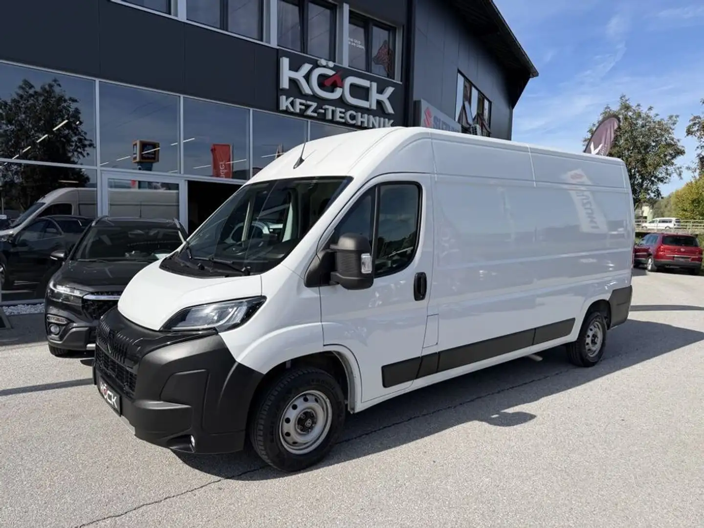 Peugeot Boxer 33 L3H2 BlueHDi 140 Weiß - 1